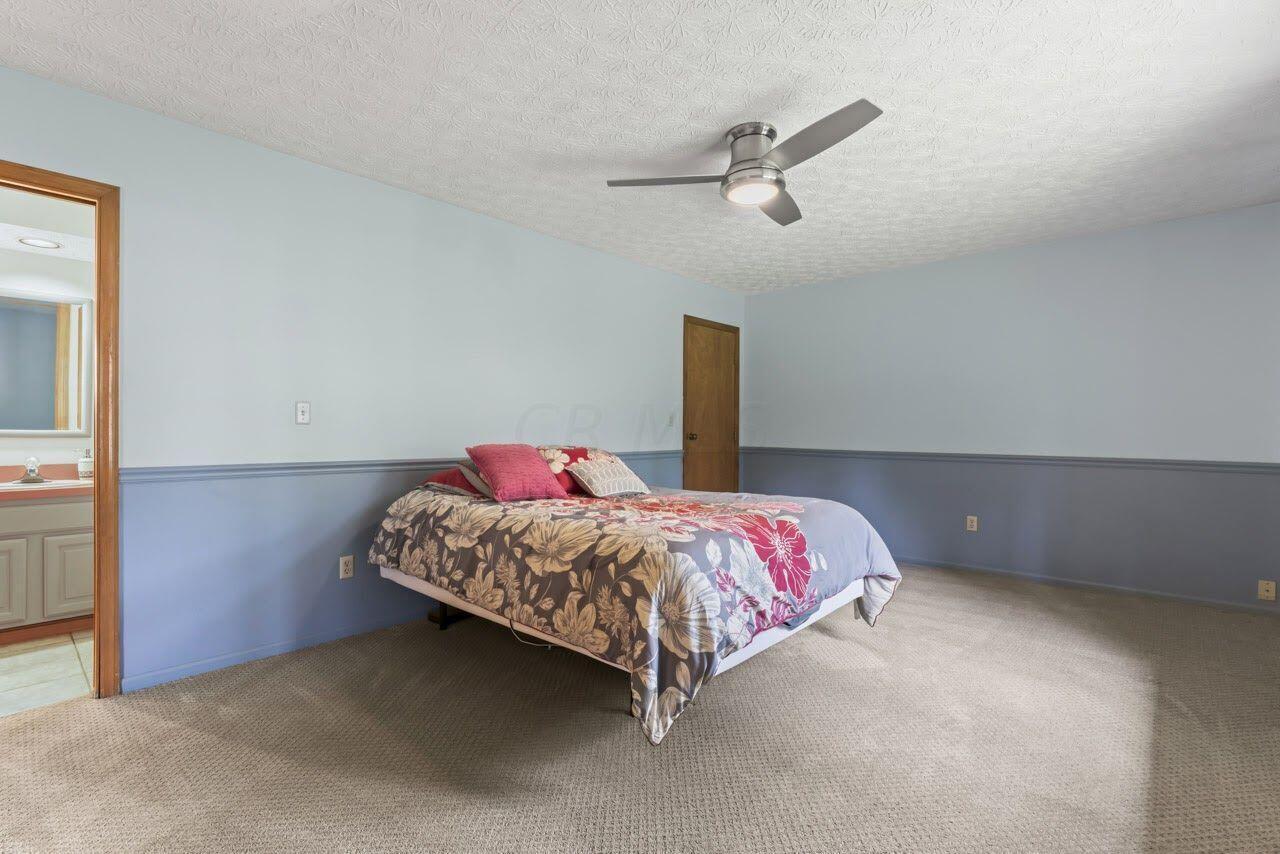 4449 Summit Road Southwest Pataskala, OH 43062 - Photo 21 of 62 Primary Suite