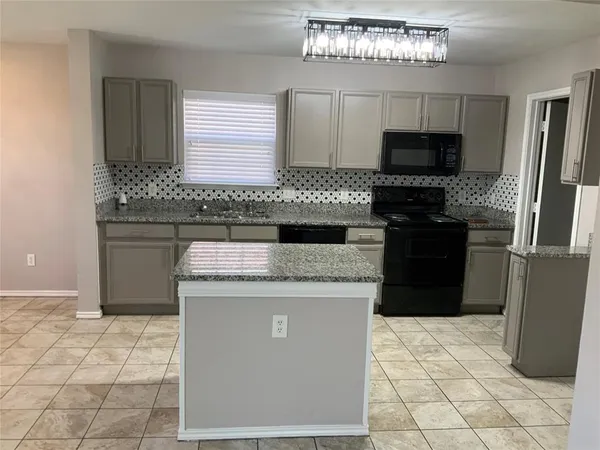 $1,800 | 1175 Tomahawk Drive, Dallas, TX 75253