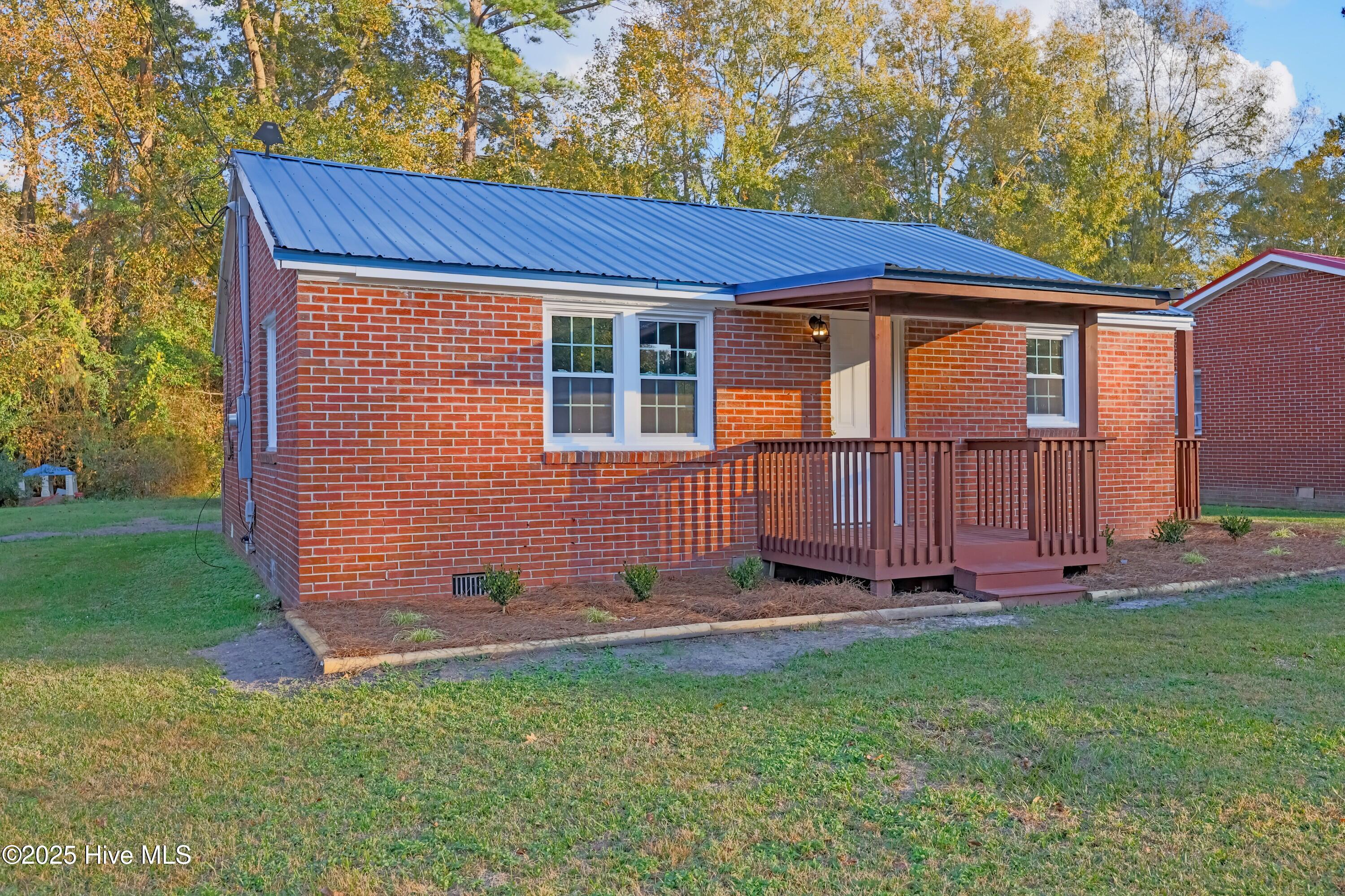 214 Pine Street Wallace, NC 28466 - Photo 2 of 8 _K6A8964 (Custom)