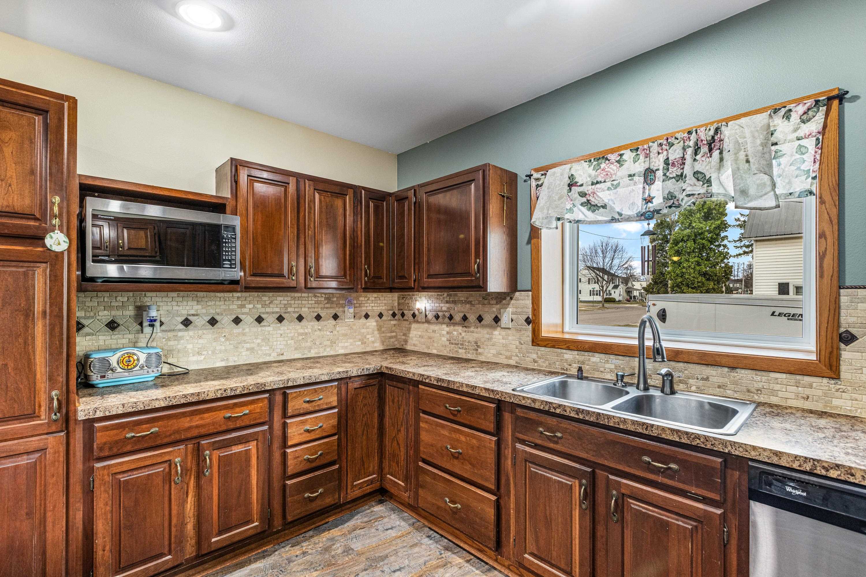 1716 Kilbourn Avenue Tomah, WI 54660 - Photo 10 of 38