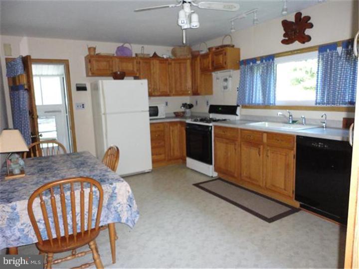 19 New Freedom Road Medford, NJ 08055 - Photo 4 of 15 Kitchen