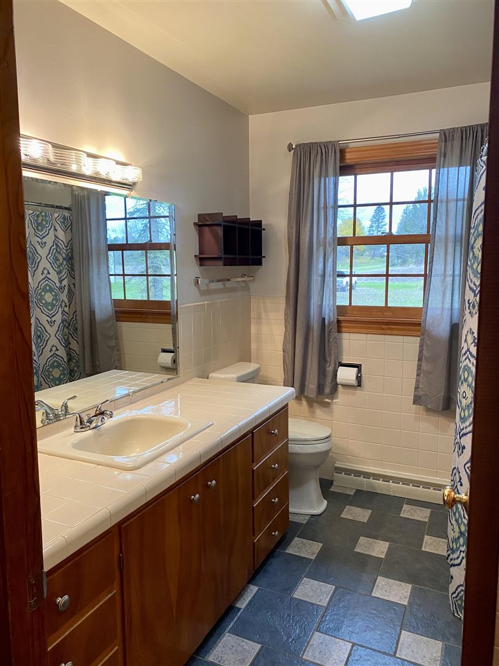 3245 East Siebert Road Midland, MI 48642 - Photo 23 of 44 1895165-22.JPG