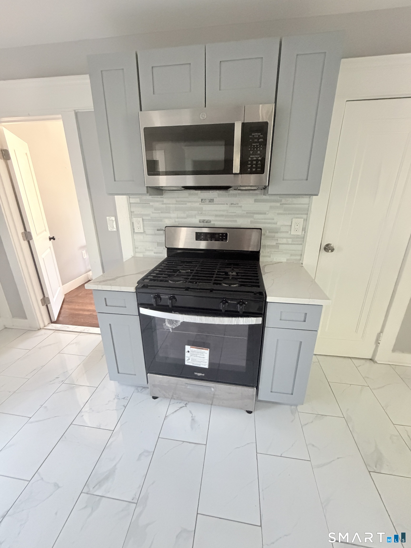 32 Alstrum Street, Unit 2 Hamden, CT 06514 - Photo 2 of 11