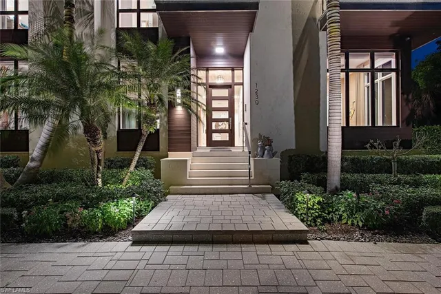 a view of a back yard of the house