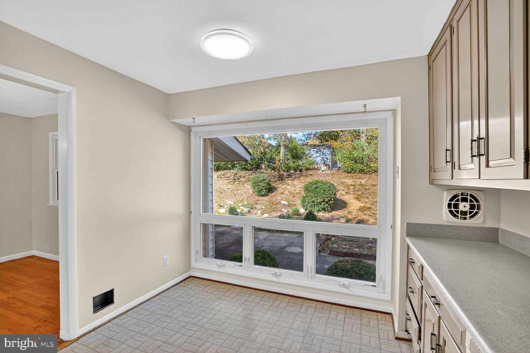 6120 Squire Lane Alexandria, VA 22310 - Photo 10 of 26 a view of front door and bedroom