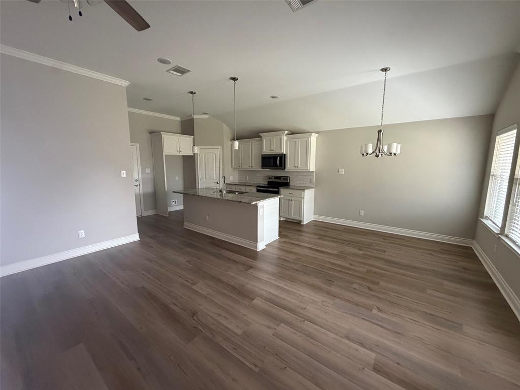 802 Ransom Way Greenville, TX 75402 - Photo 3 of 10