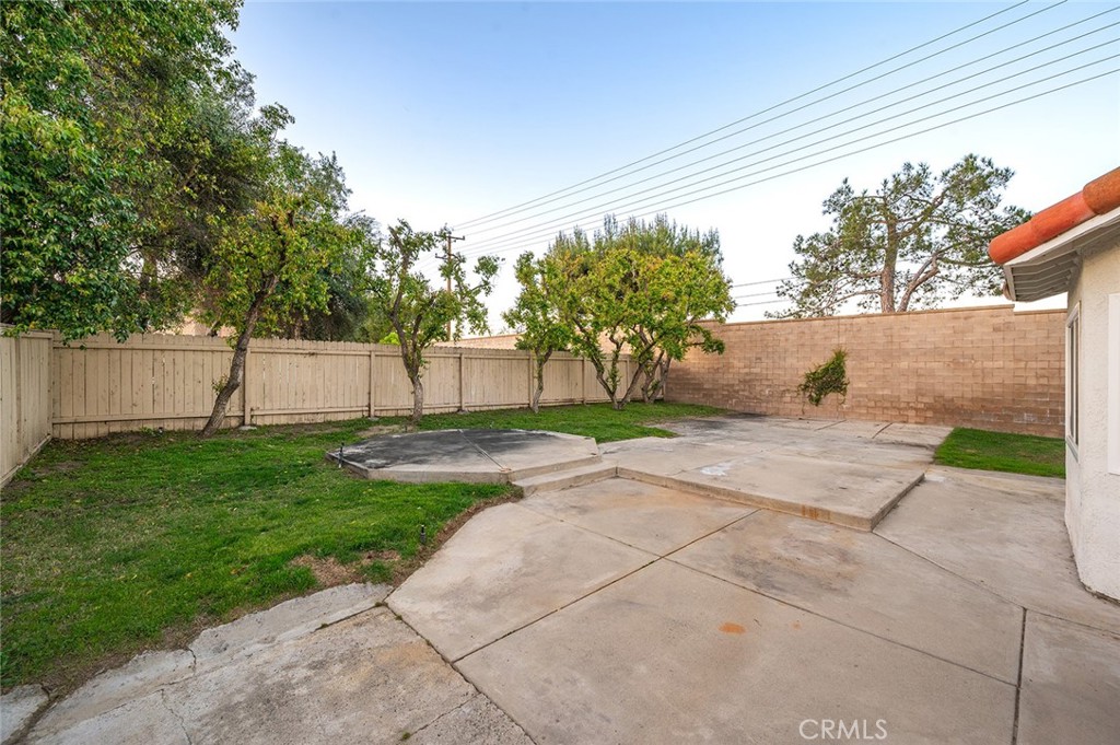 31348 Huron Street Temecula, CA 92592 - Photo 33 of 46 a view of backyard with green space
