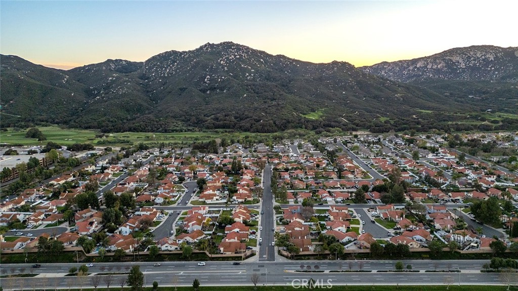 31348 Huron Street Temecula, CA 92592 - Photo 41 of 46 an aerial view of house with mountain view