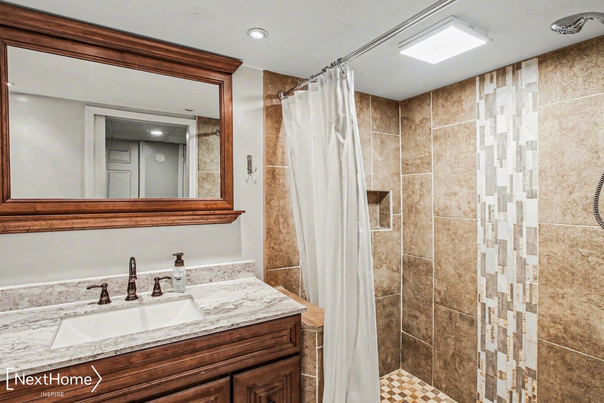 1601 Layton Road Fowlerville, MI 48836 - Photo 18 of 33