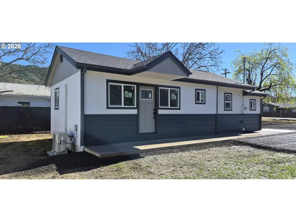 $239,900 | 119 Walnut Street, Myrtle Creek, OR 97457