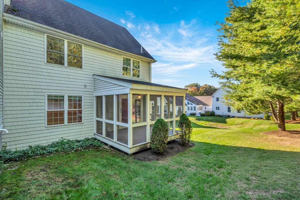 8 Turtle Brook Way Medfield, MA 02052 - Photo 3 of 4