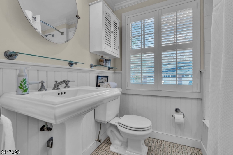 140 Lake End Road Newfoundland, NJ 07435 - Photo 23 of 48