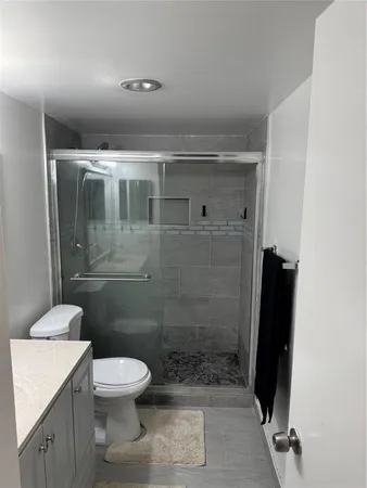 $2,100 | 4174 Inverrary Drive, Unit 401, Lauderhill, FL 33319