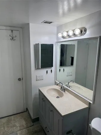 $2,100 | 4174 Inverrary Drive, Unit 401, Lauderhill, FL 33319