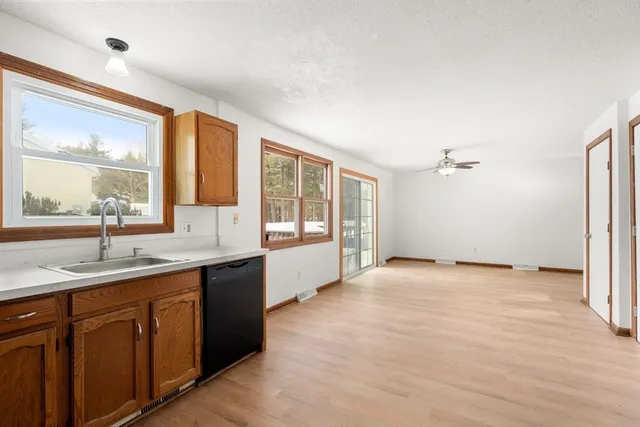 $389,900 | 25 Laurelwood Lane, Springfield, MA 01118