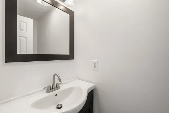 $389,900 | 25 Laurelwood Lane, Springfield, MA 01118