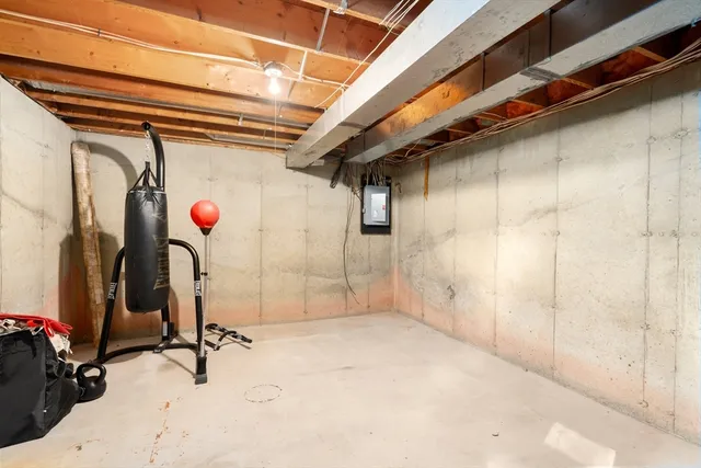 $389,900 | 25 Laurelwood Lane, Springfield, MA 01118