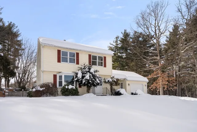 $389,900 | 25 Laurelwood Lane, Springfield, MA 01118