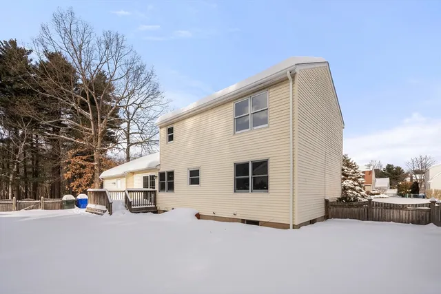 $389,900 | 25 Laurelwood Lane, Springfield, MA 01118