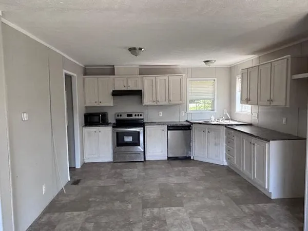 $169,900 | 67118 Oxbow Drive, Constantine, MI 49042