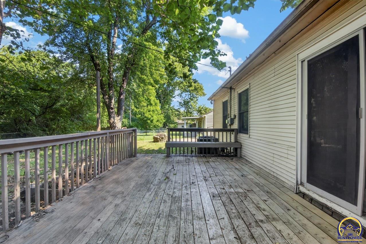 2833 Southwest Hillcrest Road Topeka, KS 66614 - Photo 30 of 34 Gallery Image 30