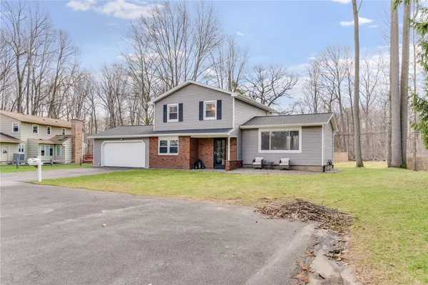 $377,500 | 691 Regina Drive, Webster, NY 14580