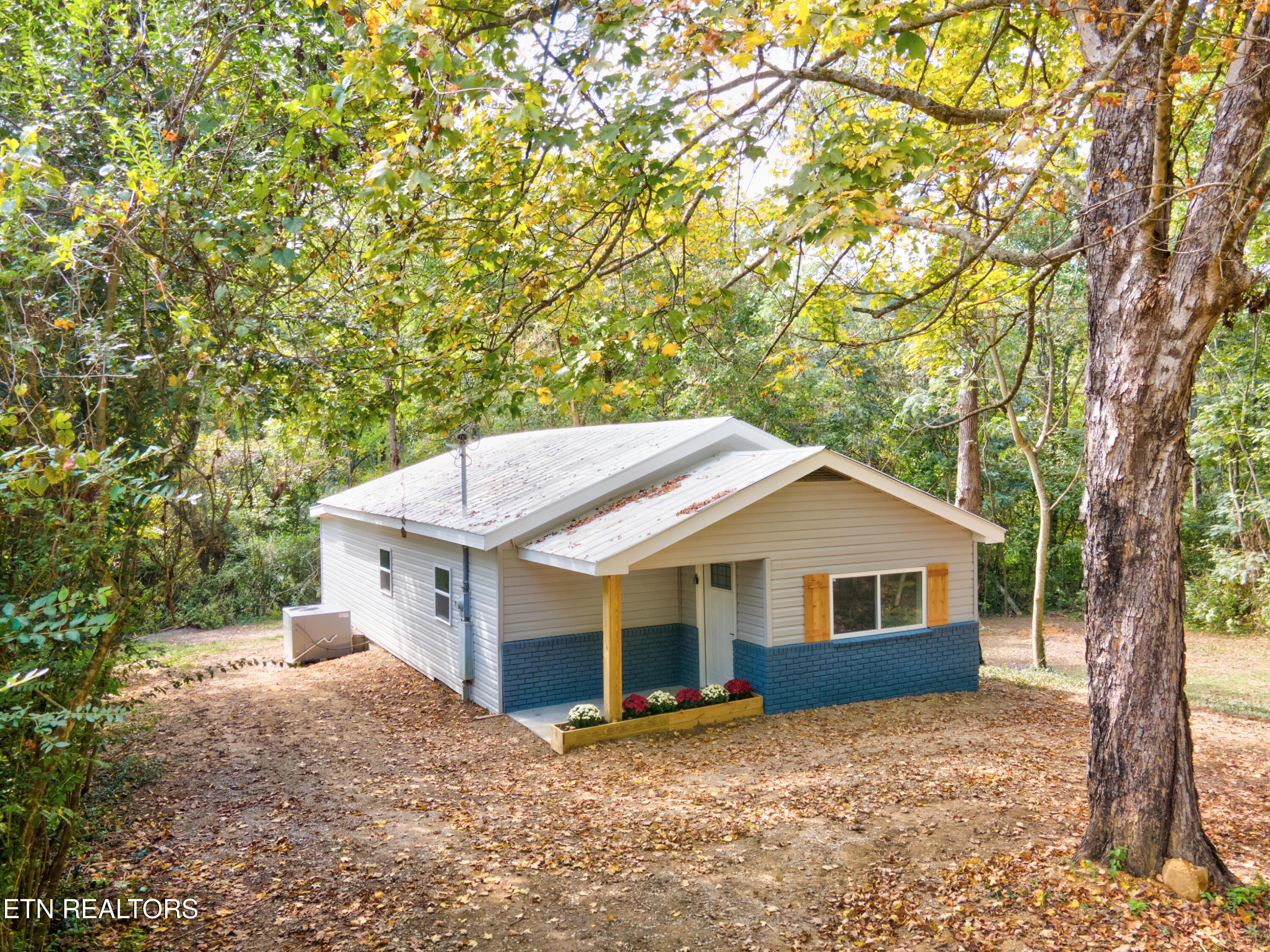 4532 Cambridge Road Walland, TN 37886 - Photo 1 of 47 4532 CambridgeRd001
