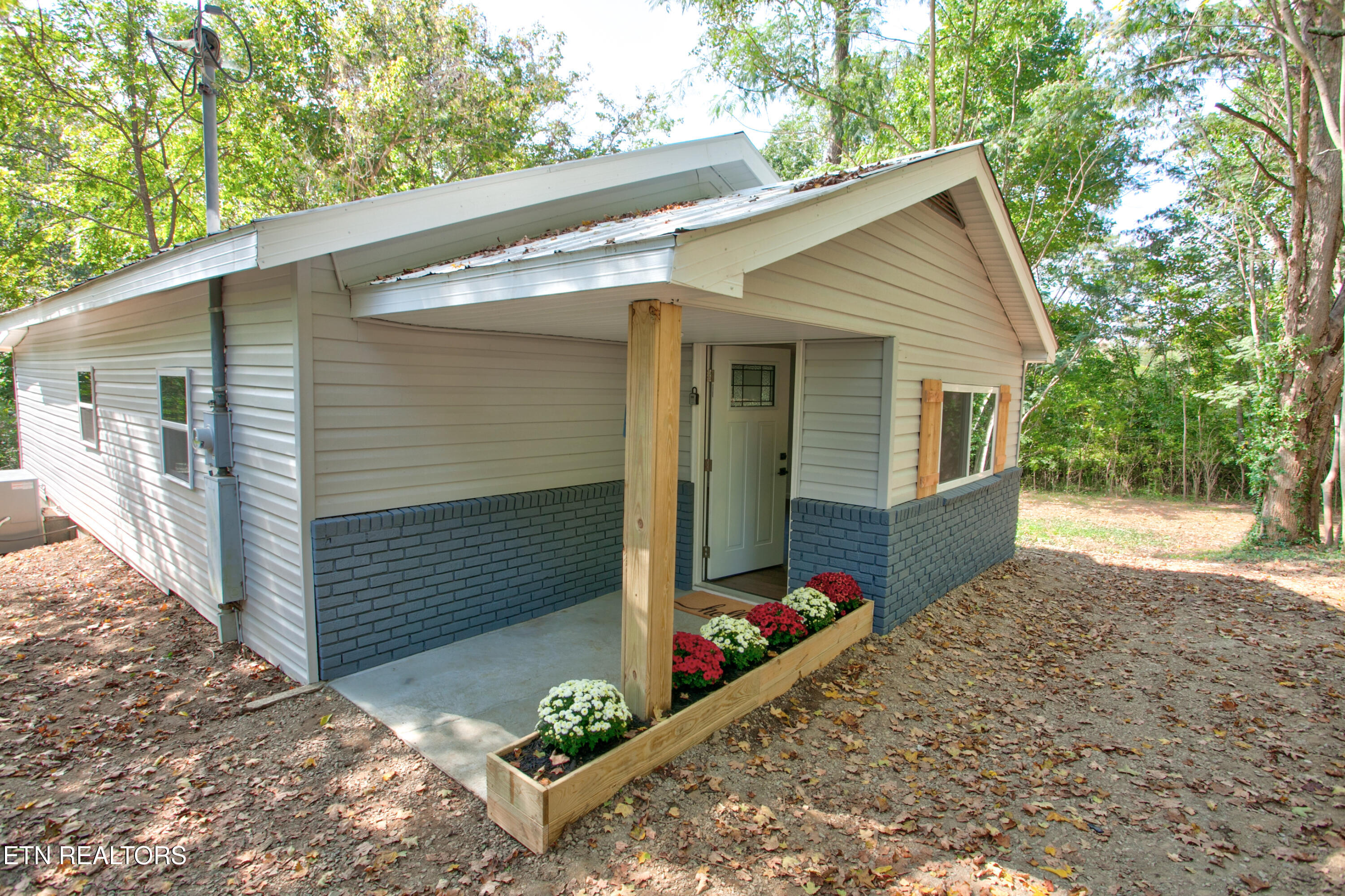 4532 Cambridge Road Walland, TN 37886 - Photo 4 of 47 4532 CambridgeRd004