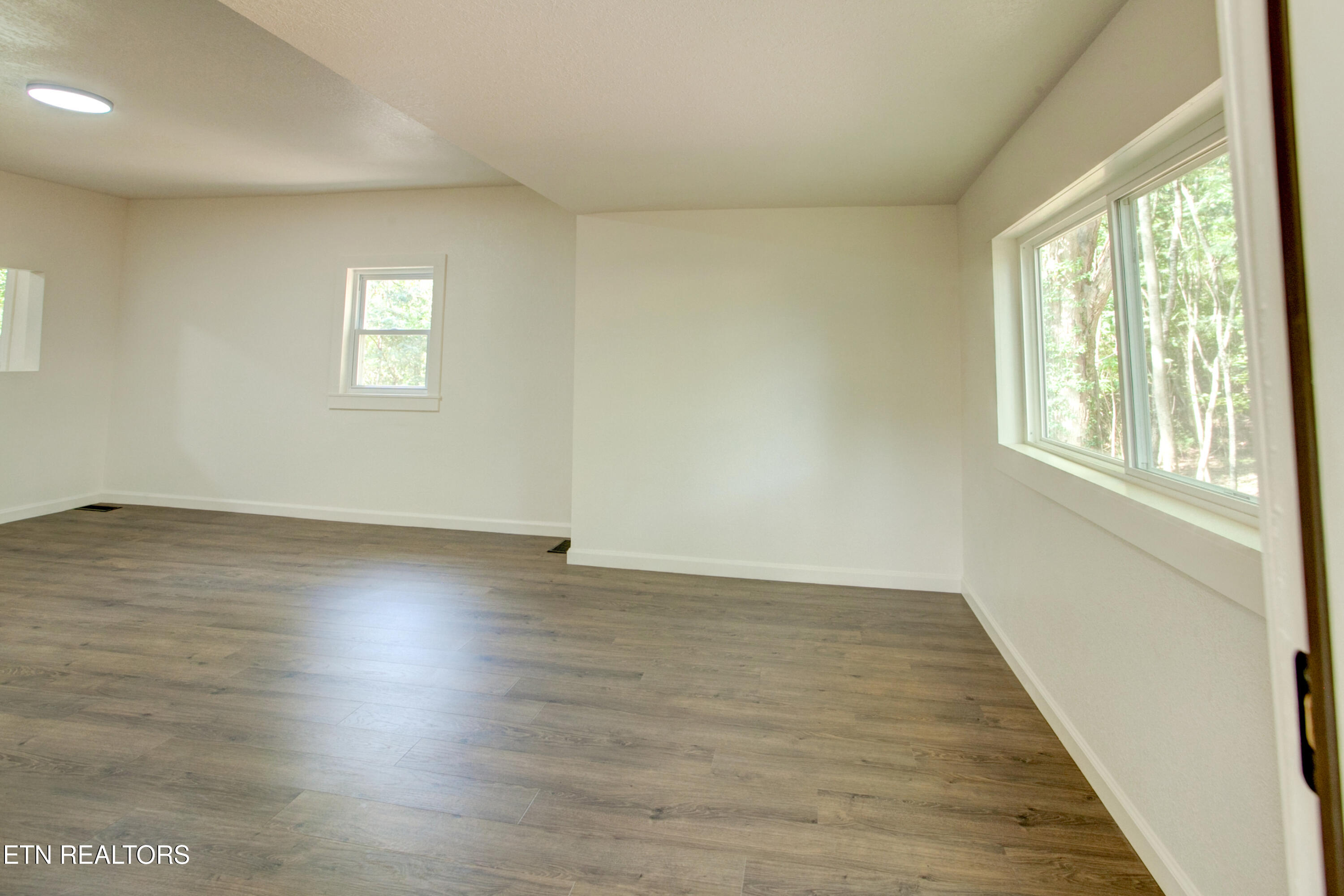 4532 Cambridge Road Walland, TN 37886 - Photo 5 of 47 4532 CambridgeRd005