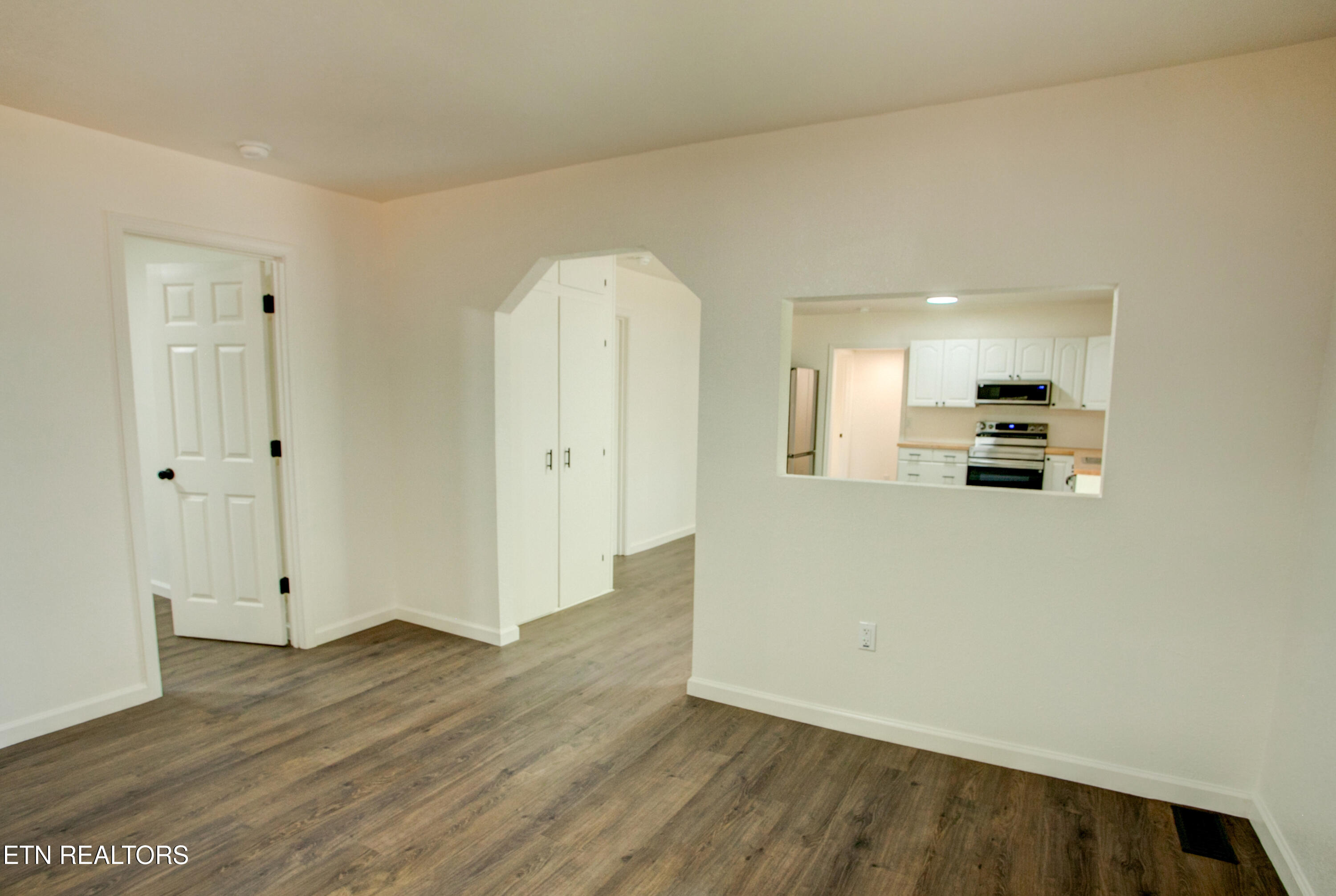 4532 Cambridge Road Walland, TN 37886 - Photo 8 of 47 4532 CambridgeRd008