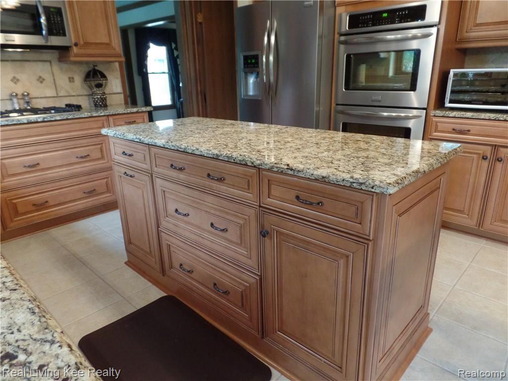 1810 Snowden Circle Rochester Hills, MI 48306 - Photo 18 of 46