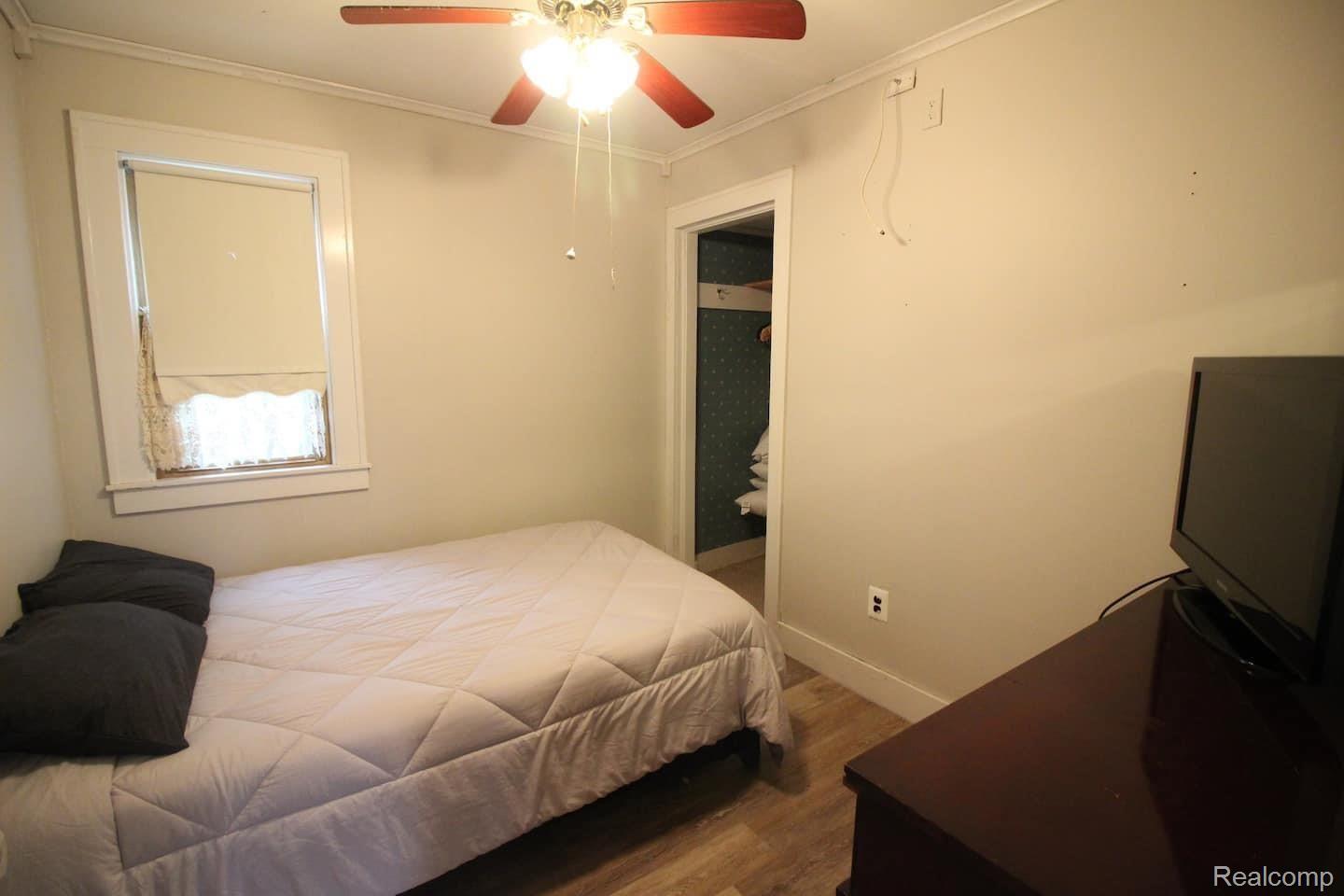 7381 Walbridge Road Lexington, MI 48450 - Photo 28 of 31 w- bed 1.jpeg