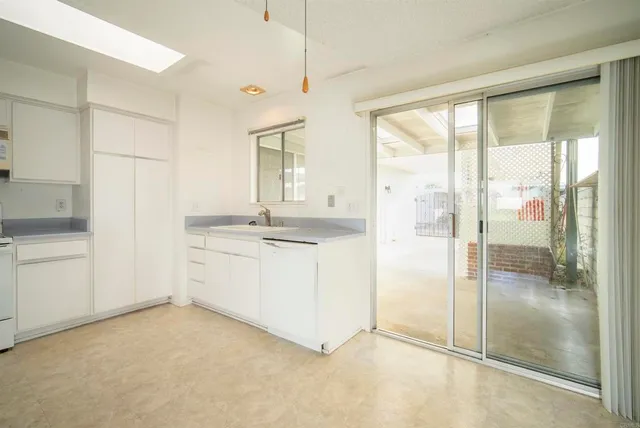 $389,000 | 3592 Boussock Lane, Oceanside, CA 92057