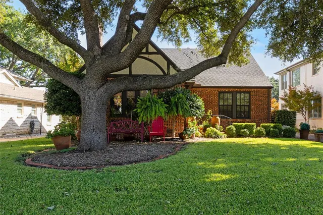 $749,000 | 2437 Wabash Avenue, Fort Worth, TX 76109