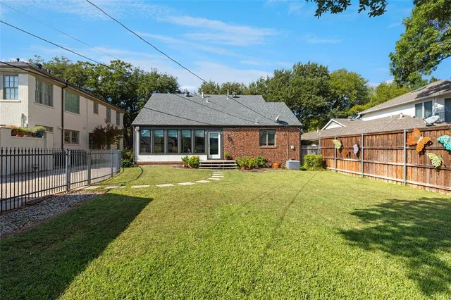 $749,000 | 2437 Wabash Avenue, Fort Worth, TX 76109