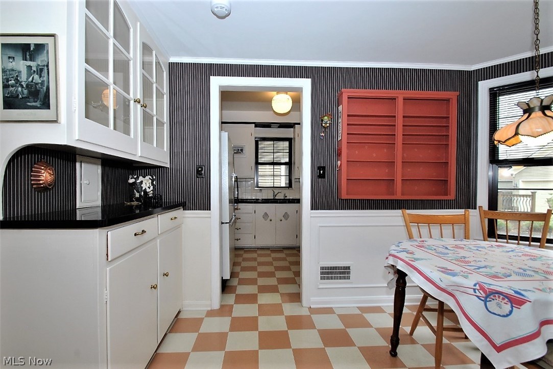 3905 Tyndall Road Cleveland, OH 44118 - Photo 11 of 24 Gallery Image 11