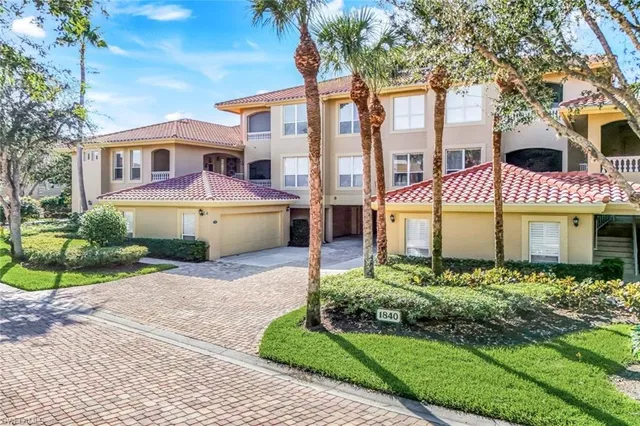 $1,100,000 | 1840 Les Chateaux Boulevard, Unit 4201, Naples, FL 34109