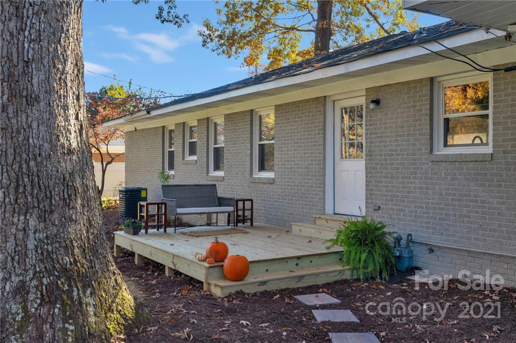 6215 Vernedale Road Charlotte, NC 28212 - Photo 39 of 46 Gallery Image 39