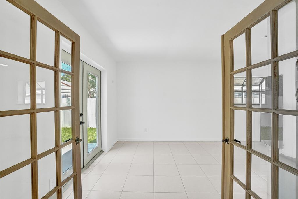 521 Northeast 35th Street Boca Raton, FL 33431 - Photo 23 of 44 DSC04259