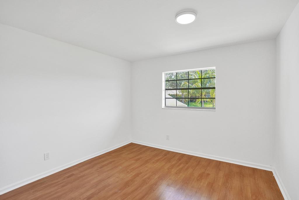 521 Northeast 35th Street Boca Raton, FL 33431 - Photo 31 of 44 DSC04286