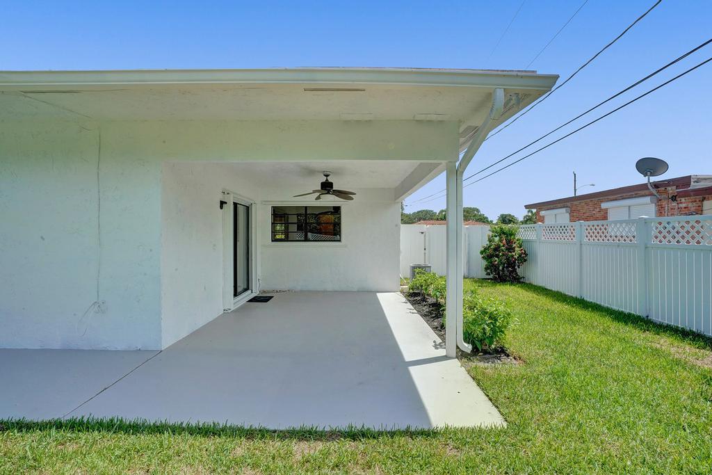 521 Northeast 35th Street Boca Raton, FL 33431 - Photo 43 of 44 DSC04322
