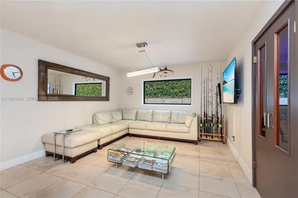 $1,795,000 | 8111 Southwest 183rd Street, Palmetto Bay, FL 33157