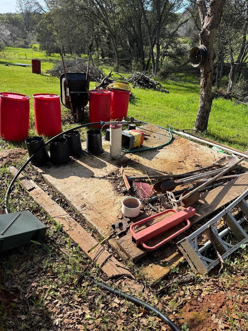 11845 Kimberly Road Loma Rica, CA 95901 - Photo 10 of 19 an outdoor space with furniture