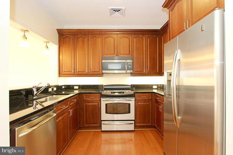 401 13th Street Northeast, Unit 406 Washington, DC 20002 - Photo 11 of 30 Kitchen