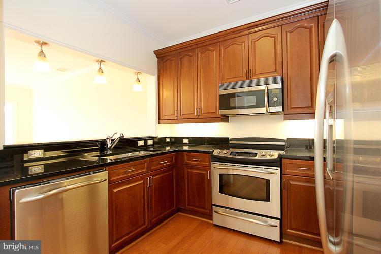 401 13th Street Northeast, Unit 406 Washington, DC 20002 - Photo 12 of 30 Kitchen