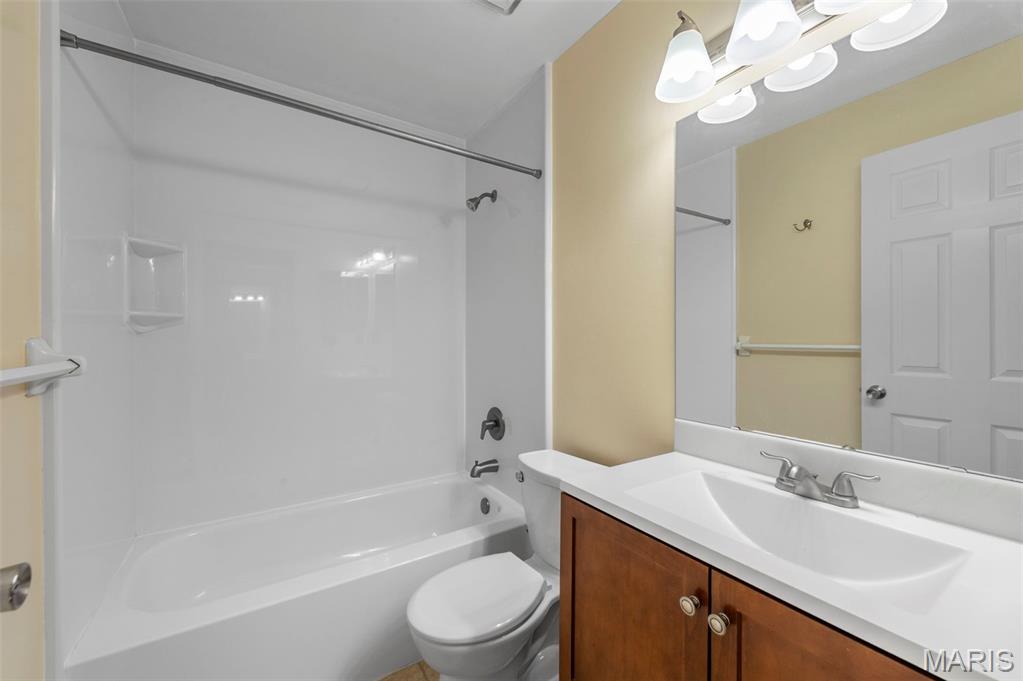 700 Ridgeside Drive, Unit L Ballwin, MO 63021 - Photo 14 of 23