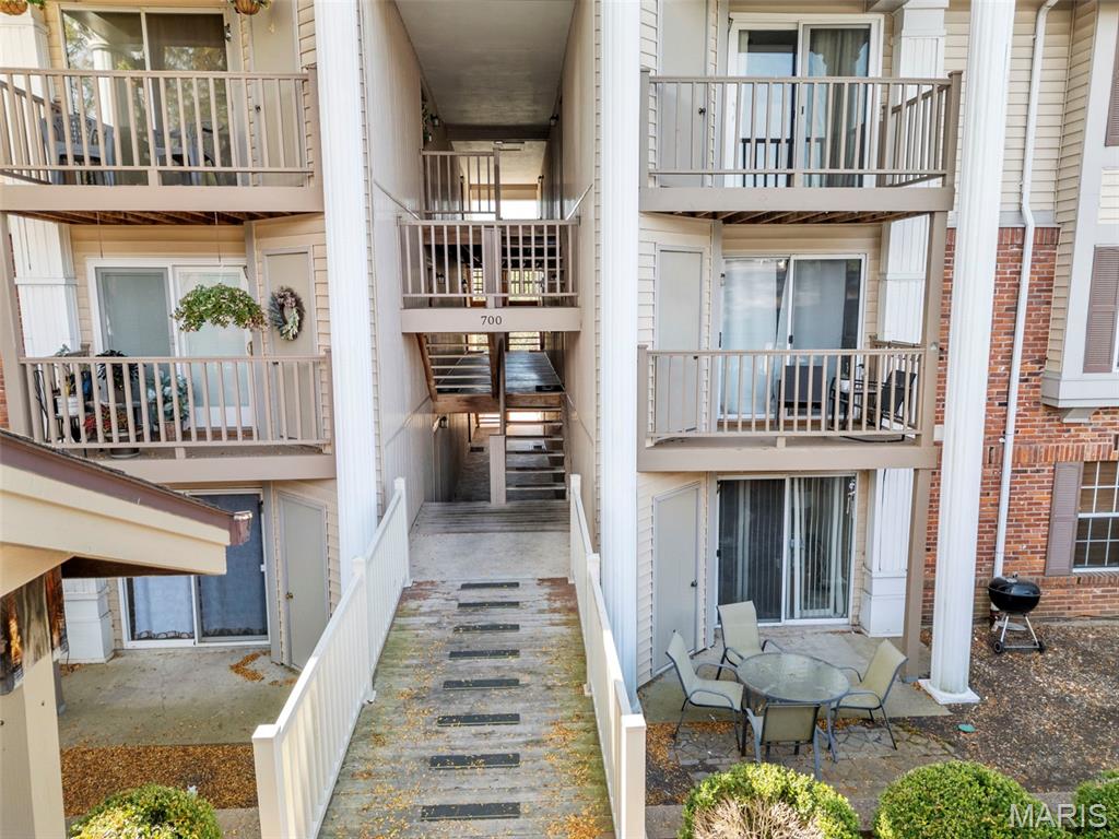 700 Ridgeside Drive, Unit L Ballwin, MO 63021 - Photo 2 of 23