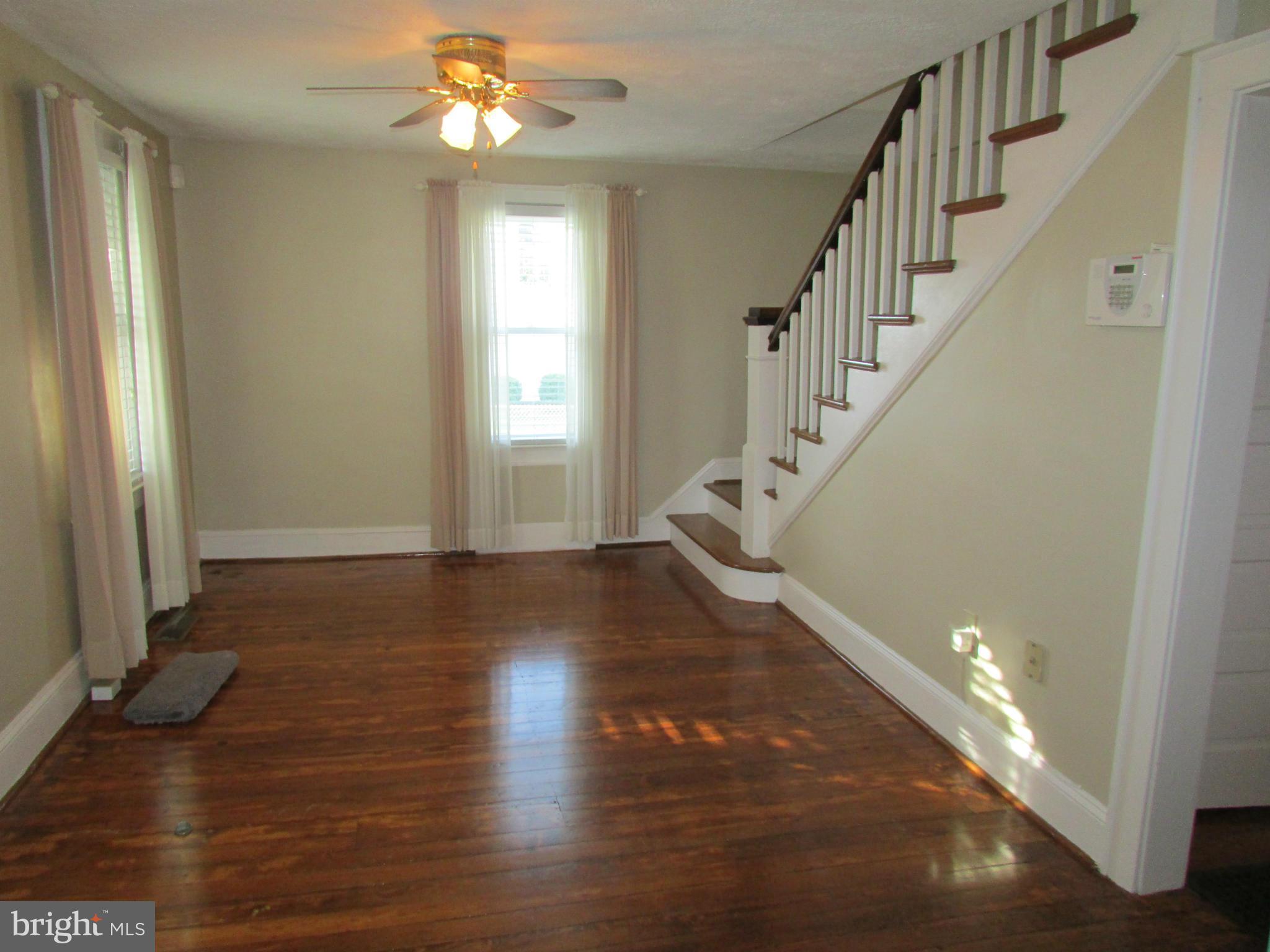 500 South Preston Street Ranson, WV 25438 - Photo 8 of 29 Living Room