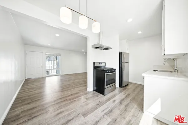 $3,799 | 510 Pacific Avenue, Unit 7, Venice, CA 90291
