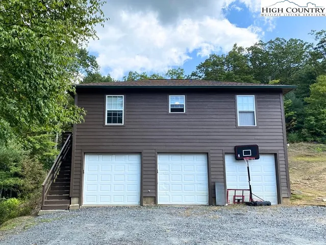 $1,100 | 413 Grandpas Farm Road, Fleetwood, NC 28626